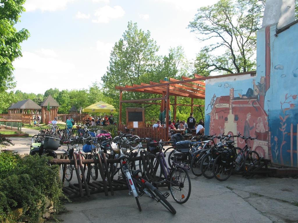 Zoopark Zelcin Villa Mělník Exteriör bild