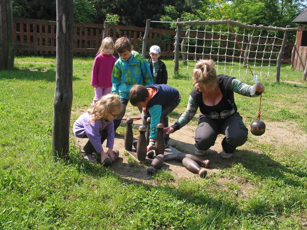 Zoopark Zelcin Villa Mělník Exteriör bild