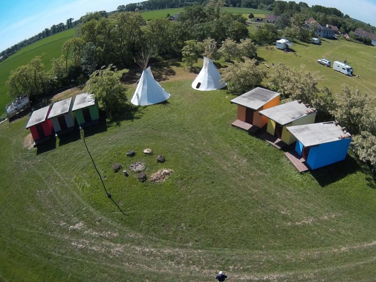 Zoopark Zelcin Villa Mělník Exteriör bild