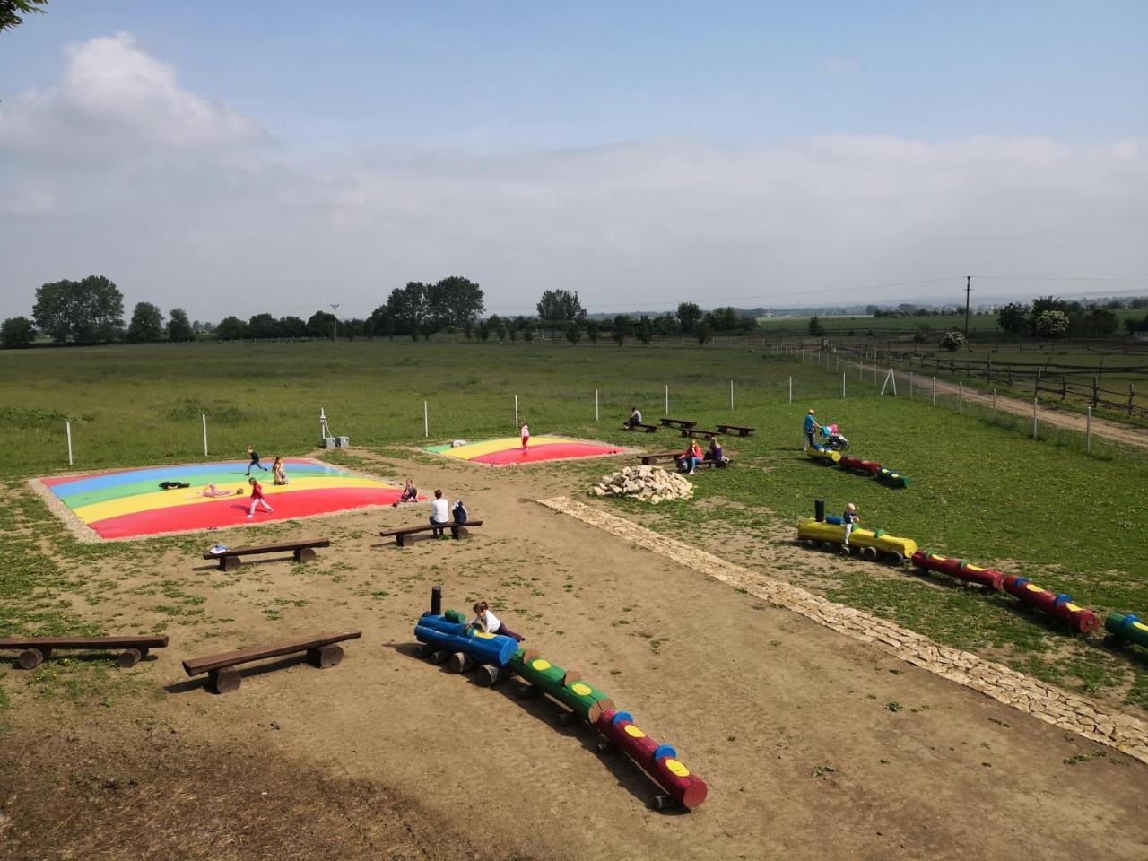 Zoopark Zelcin Villa Mělník Exteriör bild